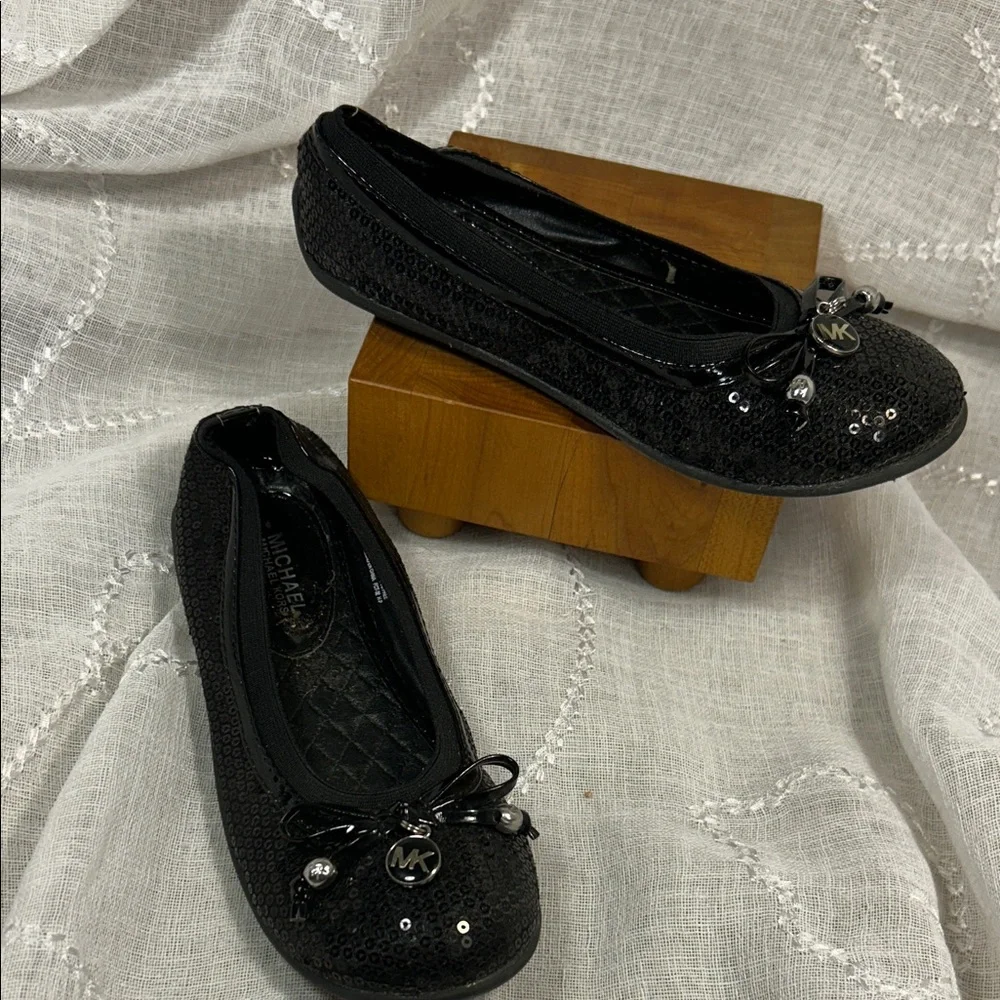 Michael Kors sparkly ballet flats KORY with charms and bow stamped sz 1